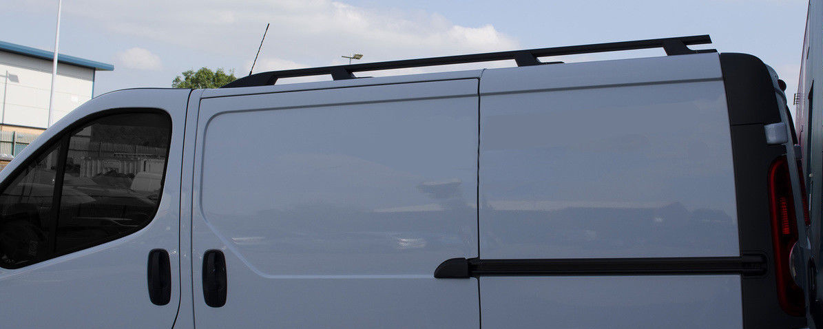Podélné nosiče černé Renault Trafic, krátká verze L1, r.v. 2003-2014