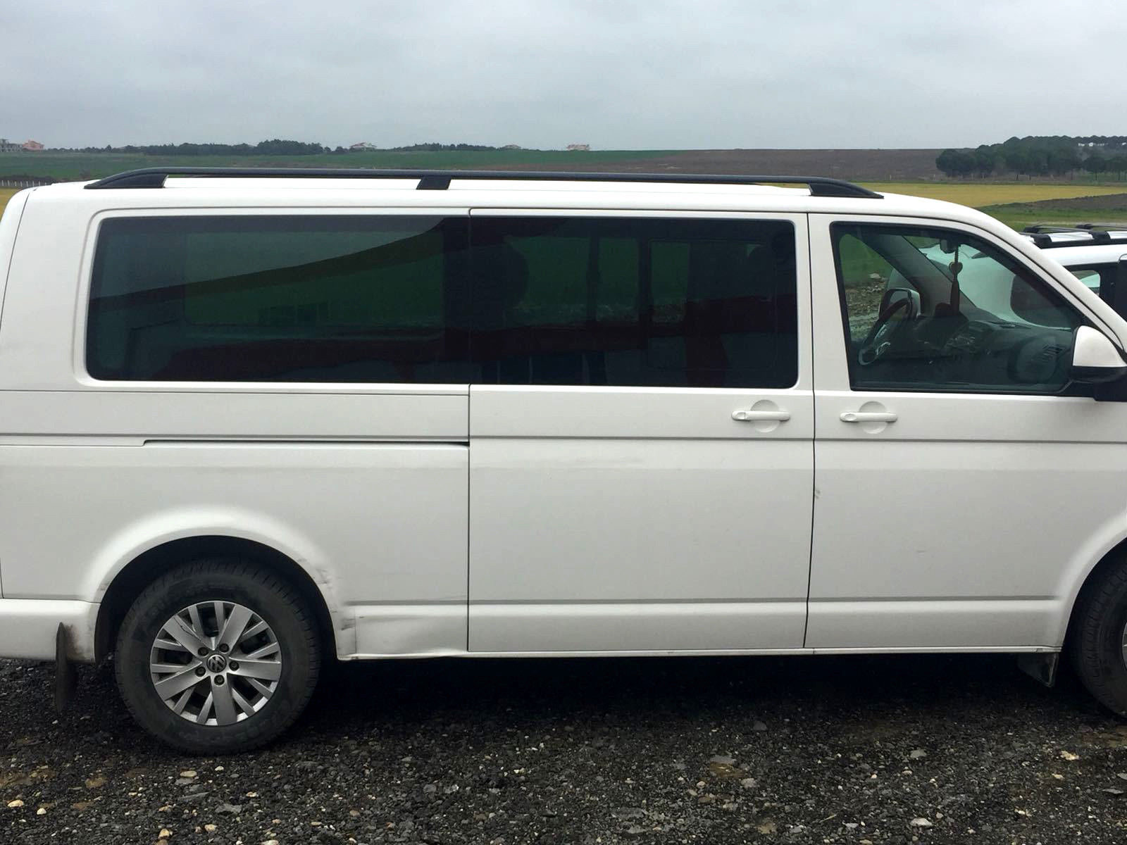 Podélné nosiče černé Volkswagen T5, krátká verze L1